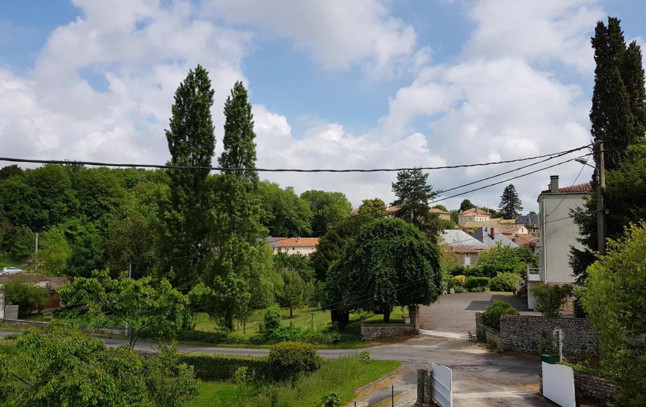 Bed and Breakfast Le Pré Pigeon 86250 Charroux  Esterno foto